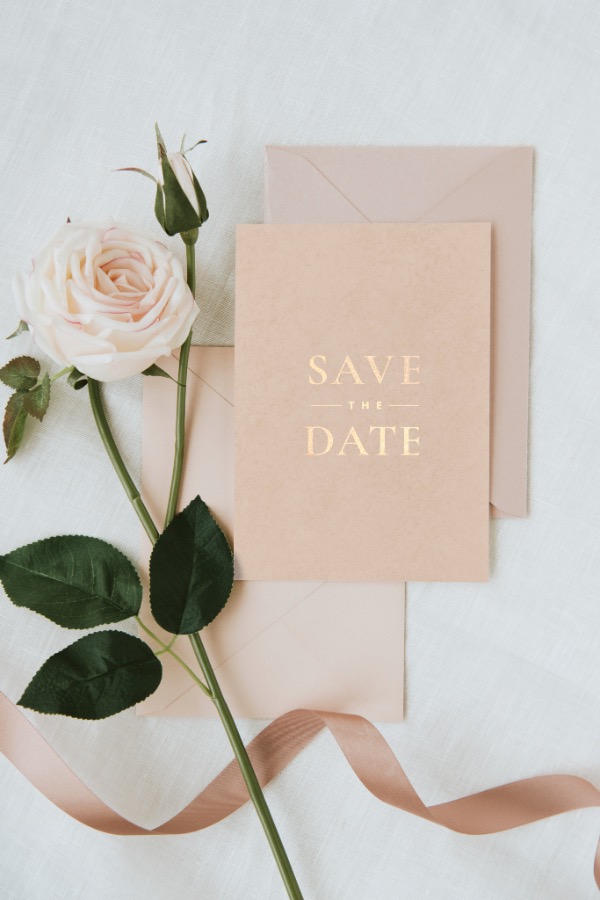 12 Items to Include in Your Wedding Invites