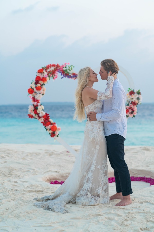 Love on the Shore for Lena & Ryan
