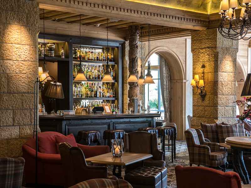 Copyright Gstaad Palace_Stefano Scata_The Lobby Bar_570386_favourite_300dpi_RGB (1)