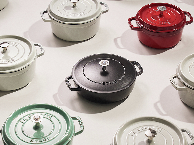 STAUB X Swarovski Lifestyle Image_ STAUB X Swarovski Lifestyle Image_
