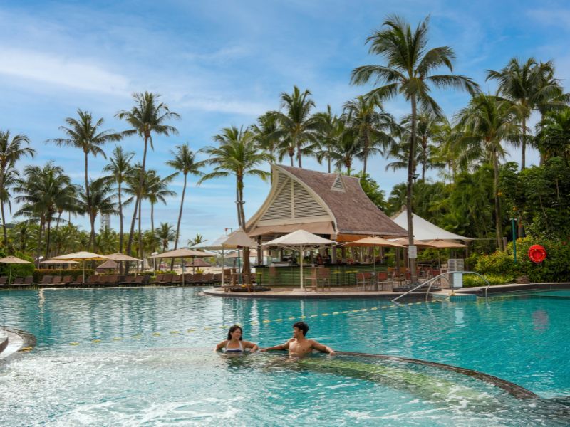 Adults only pool with jacuzzi Adults only pool with jacuzzi