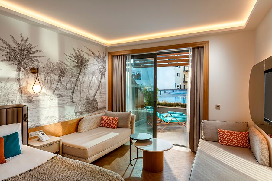 Large-Room-with-Direct-Pool-Access