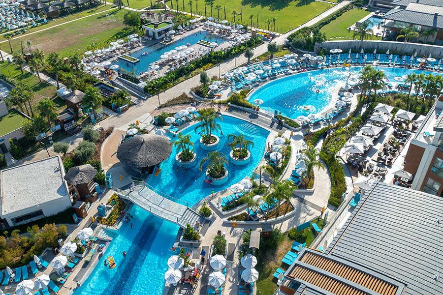 Overview-Main-Pool,-Relax-and-Adults-Only-Pool
