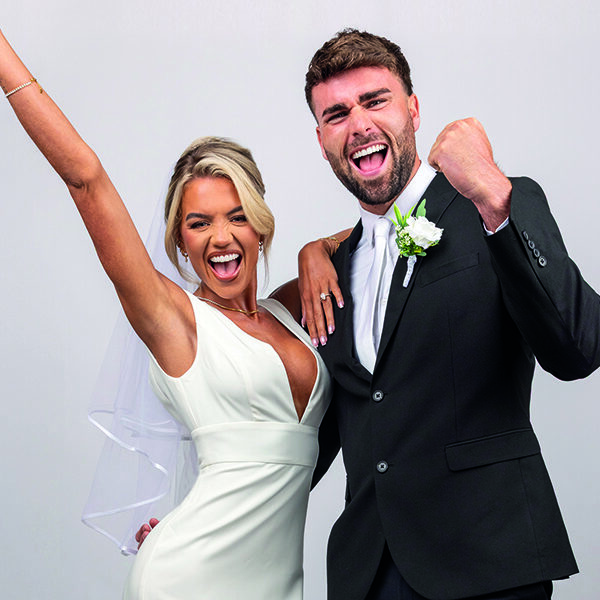 Nearlyweds-Molly-and-Tom-17010 (1) Nearlyweds-Molly-and-Tom-17010 (1)