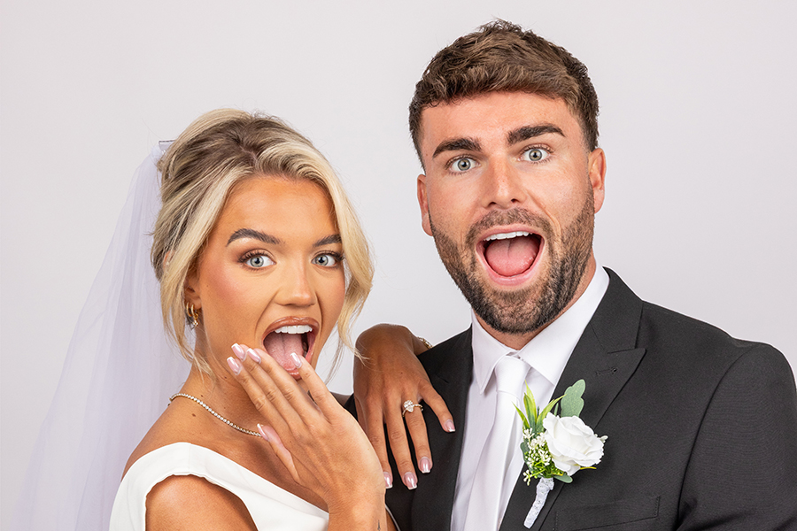 Nearlyweds-Molly-and-Tom-1776 (1) Nearlyweds-Molly-and-Tom-1776 (1)